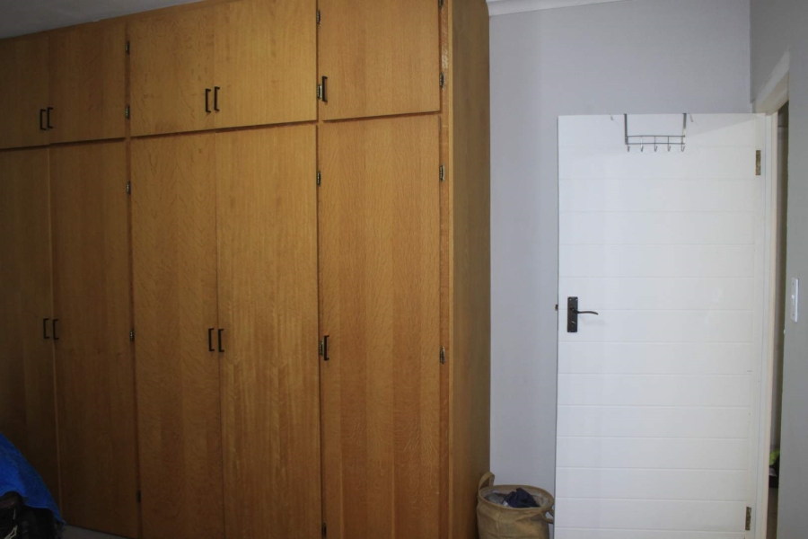 To Let 1 Bedroom Property for Rent in Heldervue Western Cape